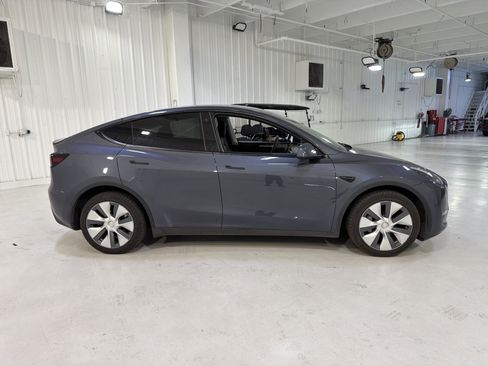 Used 2023 Tesla Model Y Long Range image 6