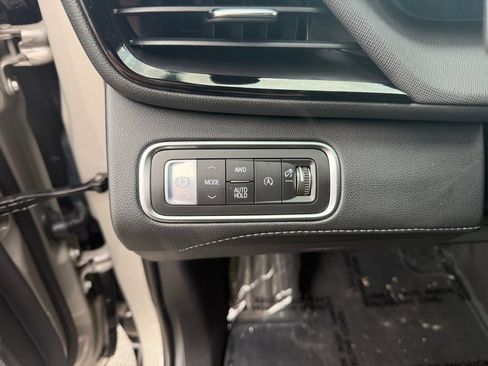 Used 2026 Buick Enclave Sport Touring AWD/4WD image 19