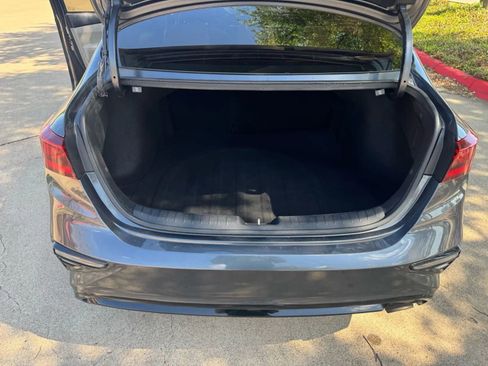 Used 2019 Kia Forte LXS FWD image 6