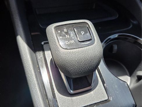 Used 2024 Nissan Rogue S FWD image 24