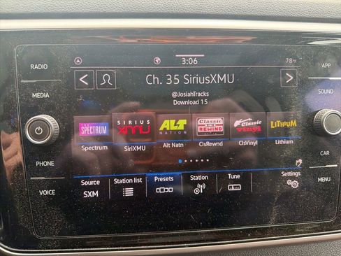 Used 2022 Volkswagen Atlas SE w/ Panoramic Sunroof Package FWD image 11