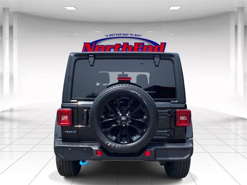 Used 2022 Jeep Wrangler Unlimited Sahara w/ Cold Weather Group image 6