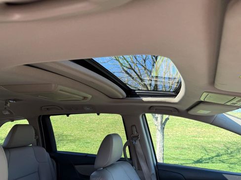 Used 2013 Honda Odyssey Touring image 25