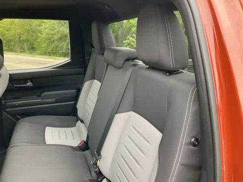 Certified 2025 Toyota Tacoma TRD Off-Road AWD/4WD image 17