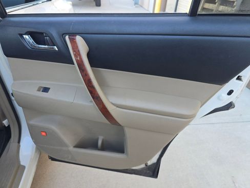 Used 2012 Toyota Highlander Limited image 27