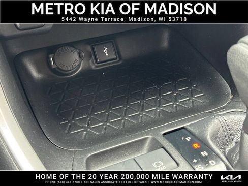 Used 2021 Toyota RAV4 LE AWD/4WD image 25