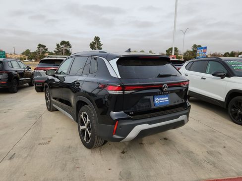 New 2026 Volkswagen Tiguan SE image 5