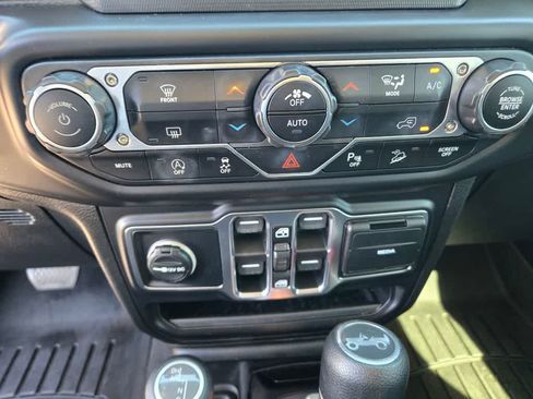 Used 2019 Jeep Wrangler Unlimited Sport S AWD/4WD image 15