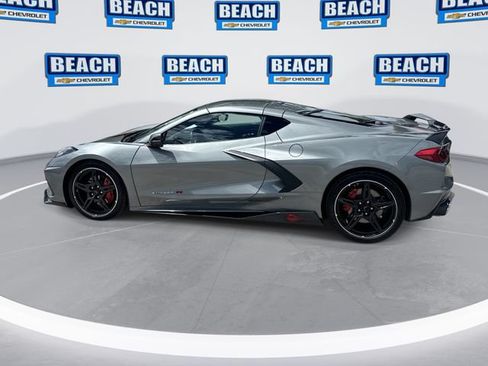 Used 2022 Chevrolet Corvette Stingray Coupe w/ Chrome Exterior Badge Package RWD image 5