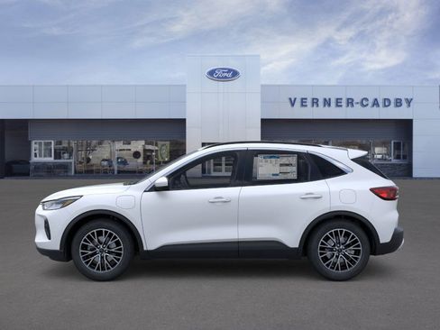 New 2026 Ford Escape SE image 3