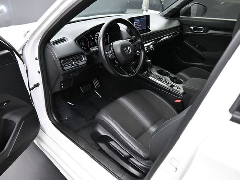 Used 2023 Honda Civic Sport image 2