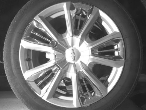 Used 2024 Chevrolet Tahoe High Country RWD image 14