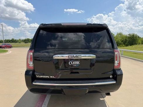 Used 2018 GMC Yukon XL Denali w/ Denali Ultimate Package AWD/4WD image 4