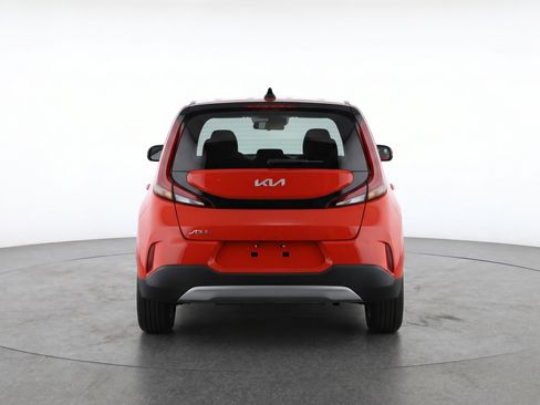 Used 2025 Kia Soul LX w/ LX Technology Package FWD image 7