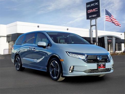Used 2023 Honda Odyssey Elite image 2