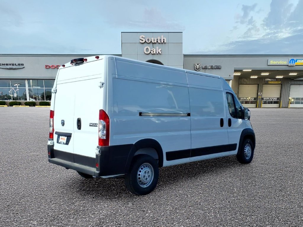 New 2026 RAM ProMaster 2500 w/ Convenience Group FWD image 3