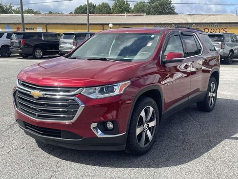 Used 2021 Chevrolet Traverse LT w/ LT Premium Package image 9
