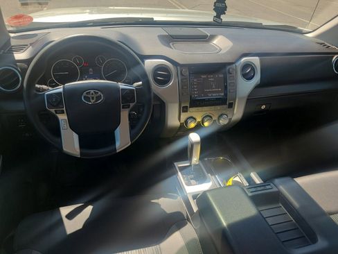 Used 2016 Toyota Tundra SR5 w/ SR5 Upgrade Package image 8