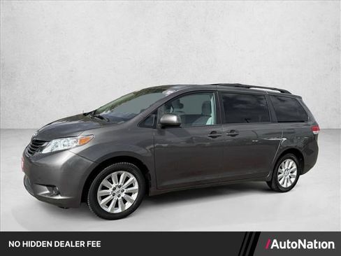 Used 2012 Toyota Sienna LE w/ Towing Pkg AWD/4WD image 1