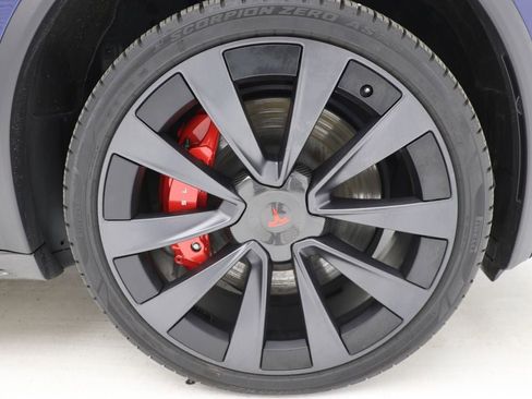 Used 2022 Tesla Model X image 11