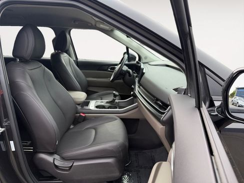 Used 2026 Kia Carnival FWD image 24