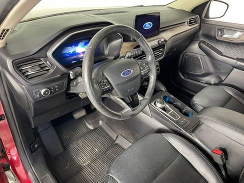 Certified 2020 Ford Escape Titanium AWD/4WD image 3