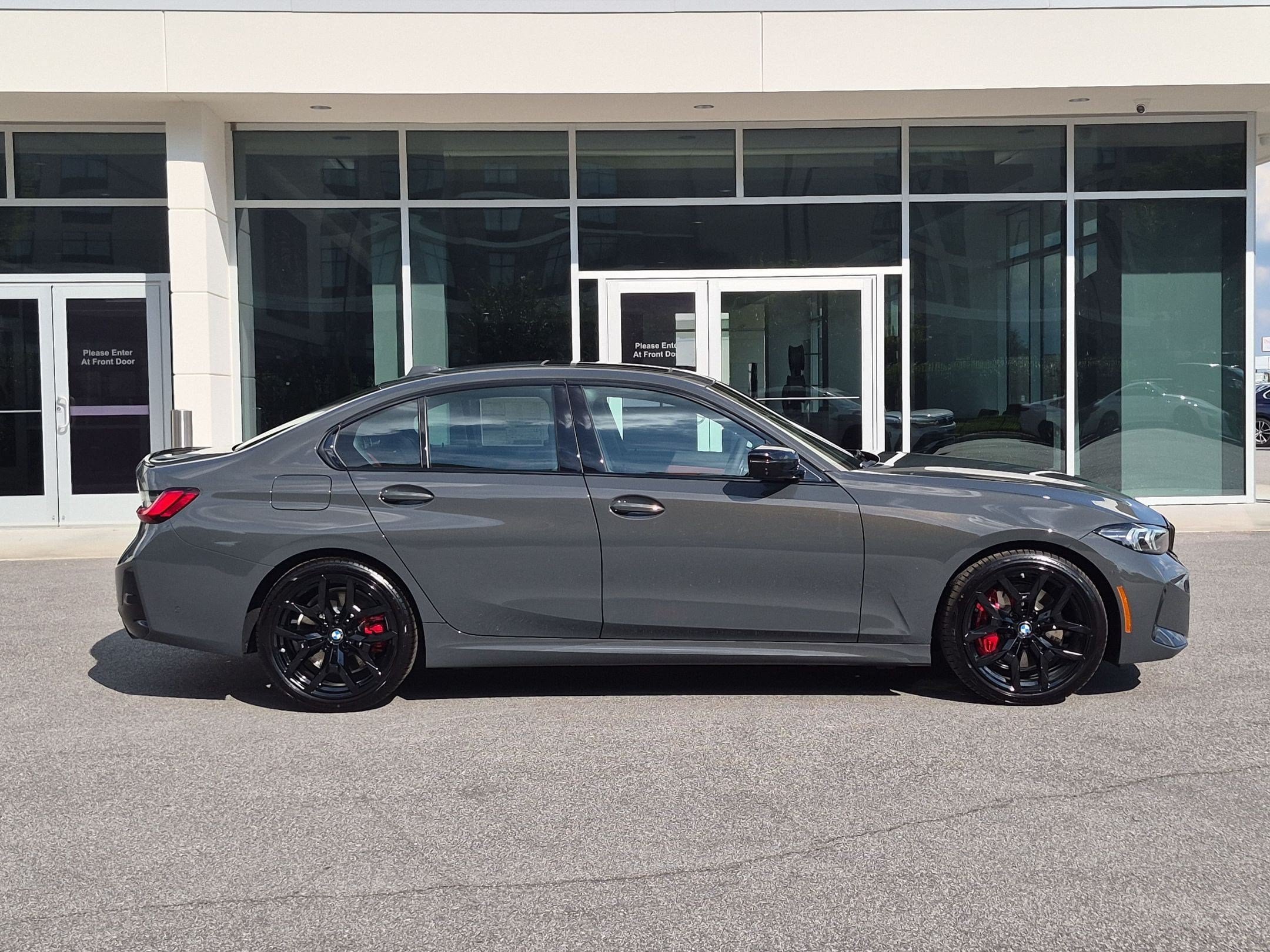 New 2026 BMW 330i Sedan w/ M Sport Package RWD image 2