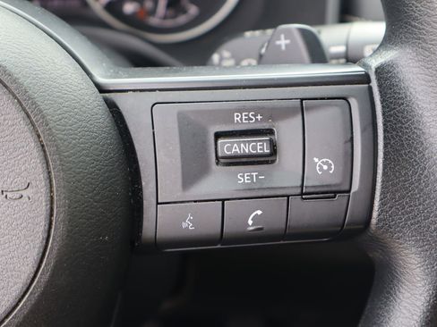 Used 2024 Nissan Rogue S FWD image 13