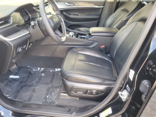 Used 2023 Jeep Grand Cherokee Limited RWD image 10