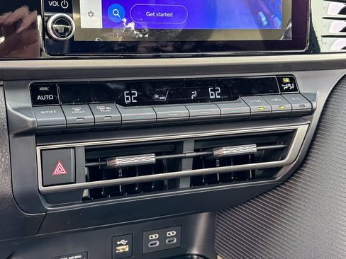 New 2025 Toyota Camry SE image 15