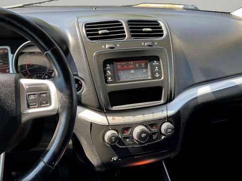 Used 2018 Dodge Journey SE w/ Popular Equipment Group FWD image 9