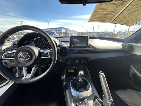 Used 2016 MAZDA MX-5 Miata Club image 9