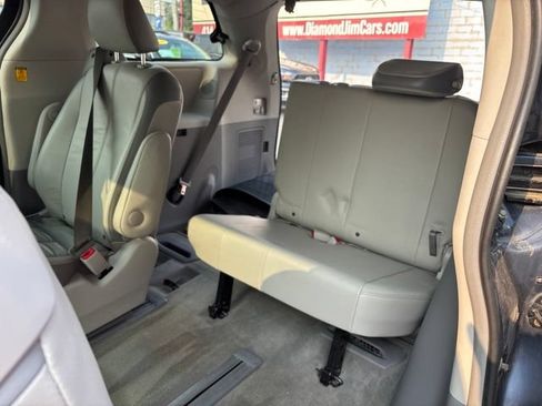 Used 2013 Toyota Sienna Limited w/ Premium Pkg AWD/4WD image 19