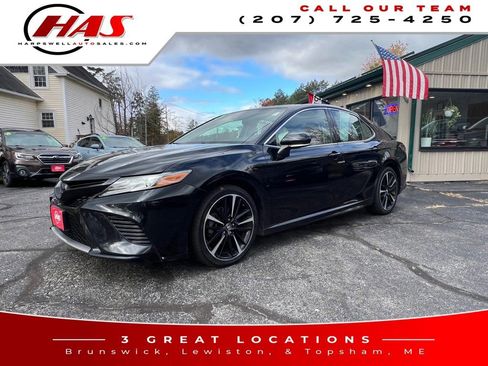 Used 2019 Toyota Camry XSE image 2