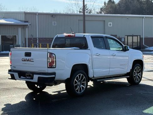 Used 2022 GMC Canyon Denali image 5