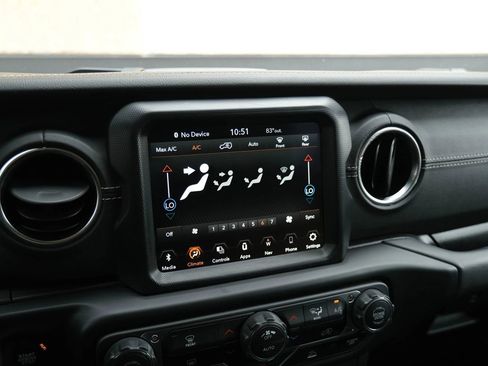 Used 2023 Jeep Wrangler Unlimited Sahara image 38