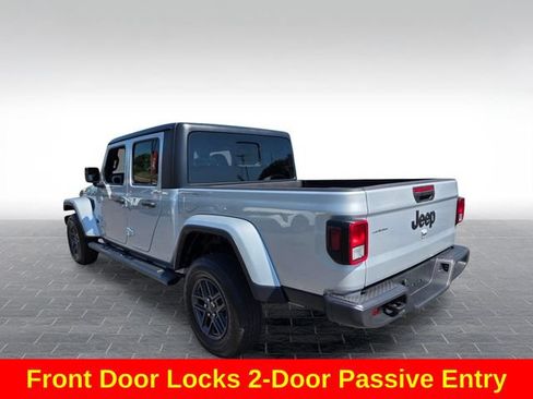 Used 2024 Jeep Gladiator Sport AWD/4WD image 6
