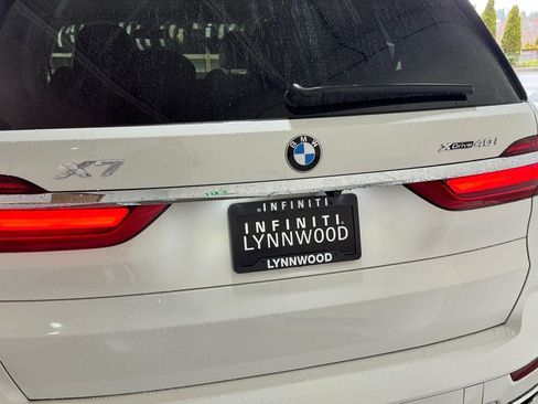 Used 2021 BMW X7 xDrive40i w/ Premium Package image 27