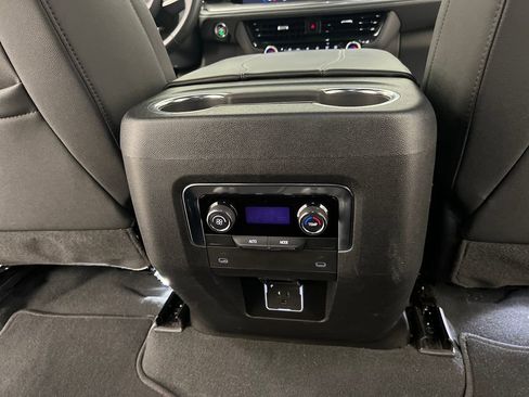 Used 2025 Chevrolet Tahoe LT AWD/4WD image 21