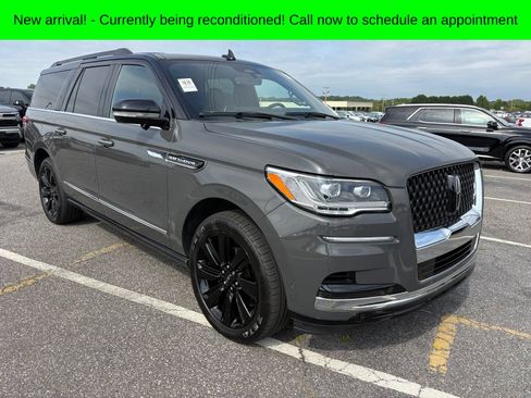 Used 2022 Lincoln Navigator L Black Label AWD/4WD image 1
