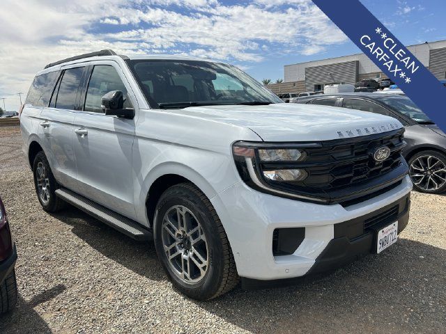 Used 2025 Ford Expedition Active AWD/4WD image 4