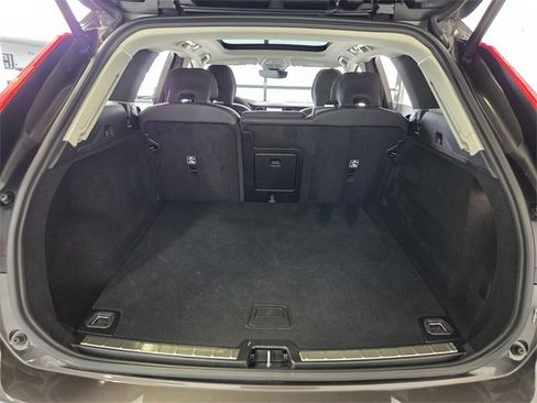 Certified 2025 Volvo XC60 B5 Plus image 19
