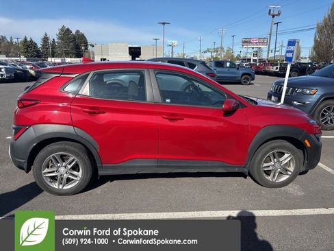 Used 2022 Hyundai Kona SE image 8