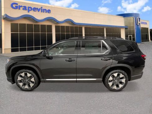 New 2026 Honda Pilot Touring image 2