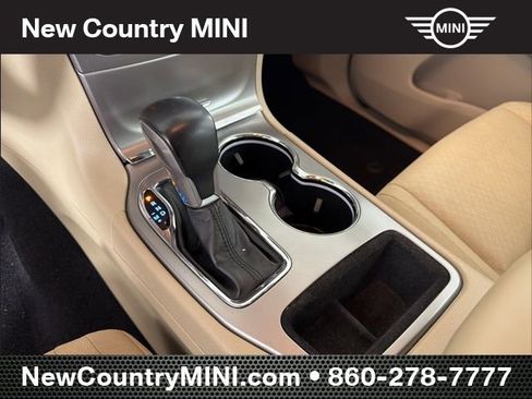 Used 2020 Jeep Grand Cherokee Laredo image 25