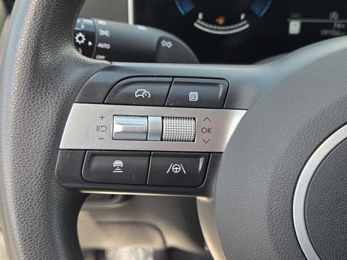 Used 2025 Hyundai Tucson SEL FWD image 16