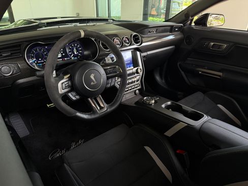 Used 2022 Ford Mustang Shelby GT500 w/ Carbon Fiber Track Pack image 37