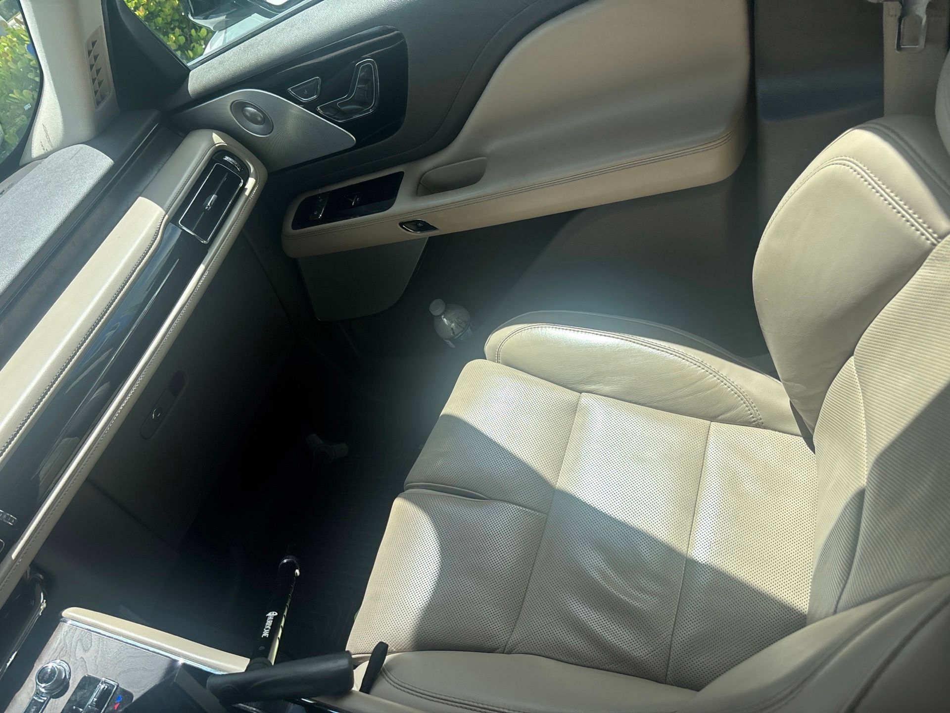Used 2022 Lincoln Aviator Reserve w/ Equipment Group 201A RWD image 14