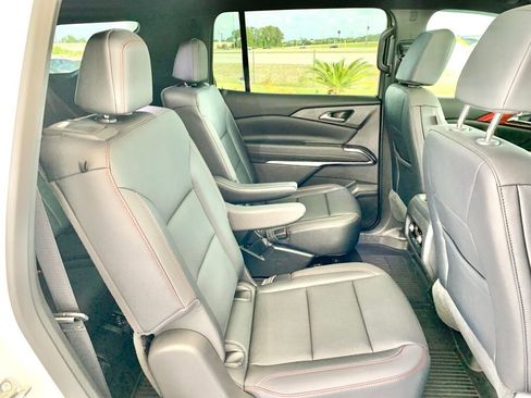 Used 2026 Chevrolet Traverse Z71 w/ Driver Confidence Package AWD/4WD image 29