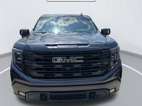 Used 2022 GMC Sierra 1500 Elevation w/ Elevation Premium Package RWD image 2